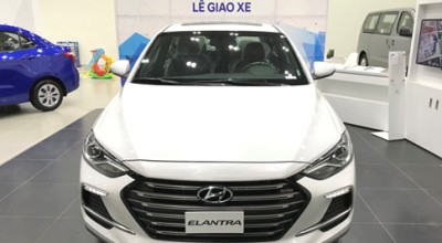 Chi tiết Hyundai Elantra Sport giá 729 triệu đồng