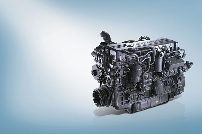 Động cơ D6CK, tiêu chuẩn EU4, dung tích xy lanh 12,344cc cho công suất cực đại 380PS (phiên bản Advanced) và 10PS (Phiên bản Premium), vận hành mạnh mẽ và rất tiết kiệm nhiên liệu.